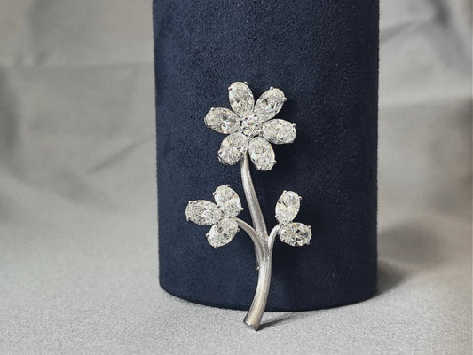 7.8ct 8.3G Oval Lab Diamond Floral Brooch | 18K Gold | Elegant Botanical Design