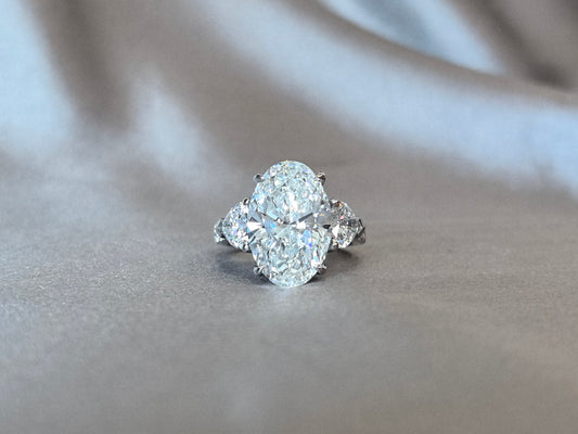 Juno Diamond OV-035|Oval & Heart Three-Stone Ring | Symbolic Luxury Design | Romantic Heirloom | Lab-Grown Diamonds