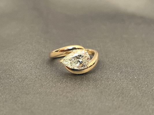 Lab-Grown Pear-Cut Diamond Pinky Ring with Surrounding Design | Twisted Band | 14K Gold | Artistic Statement