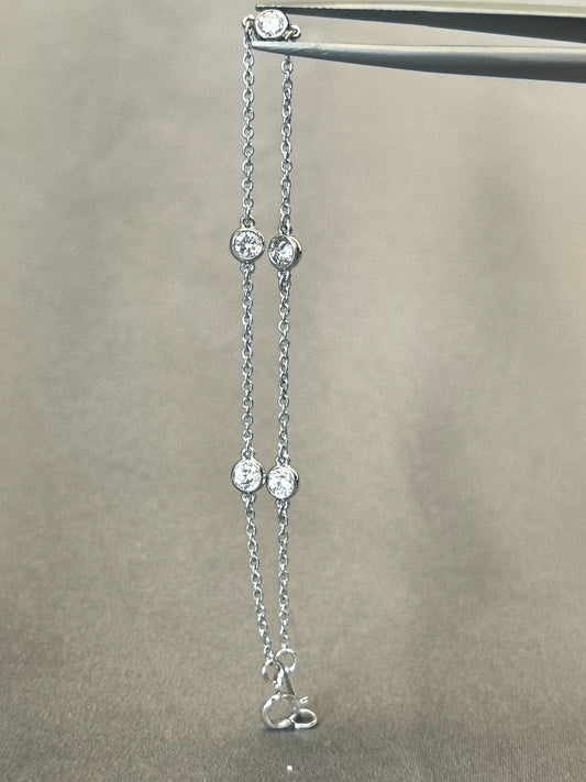 0.1-carat platinum bracelet with 5 diamonds encircling it | simple design | suitable for everyday wear