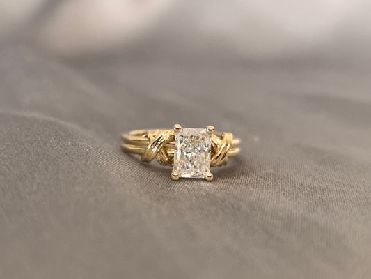 Brilliant Cut Ring | Intertwined Band | Lab-Created Diamond | Minimalist Design