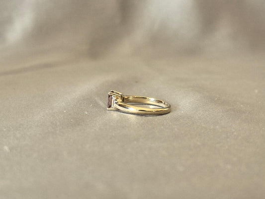 1-carat brown diamond, two emeralds on the sides, 10k gold, lab-grown diamonds, minimalist design