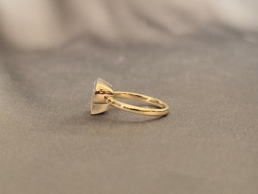 PR-001|Letter P-shaped bezel-set lab diamond ring|Princess-cut diamond initial ring|Personalized alphabet diamond|Sleek and bold statement silhouette