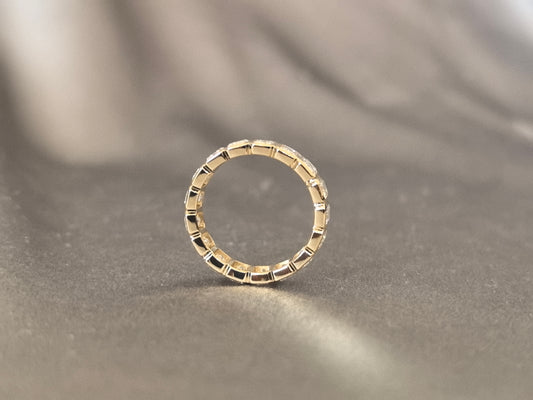 BM-010|Emerald-cut lab diamond full eternity ring|Bezel-set|Step-cut diamond full band