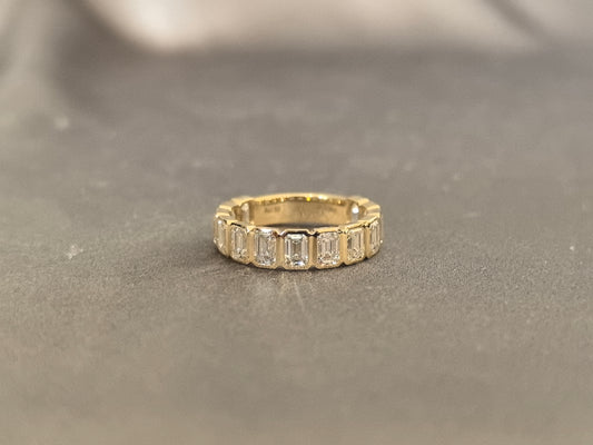 BW-005|Emerald-cut lab diamond 3/4 eternity band|Bezel Setting|Smooth, streamlined profile