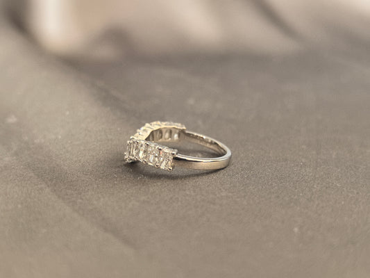 EM-003|V-shaped Radiant-cut diamond wedding band|Half-eternity|Secure prong-set