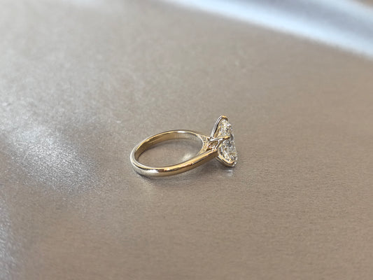 PE-022 | Pear-Shaped Diamond Solitaire Engagement Ring | Prong-Set | Delicate Milgrain Detailing