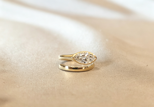Juno Diamond MA-009|Marquise-cut lab diamond open bypass ring|Bezel Set|Open bypass wrap-around design|Streamlined contemporary aesthetic