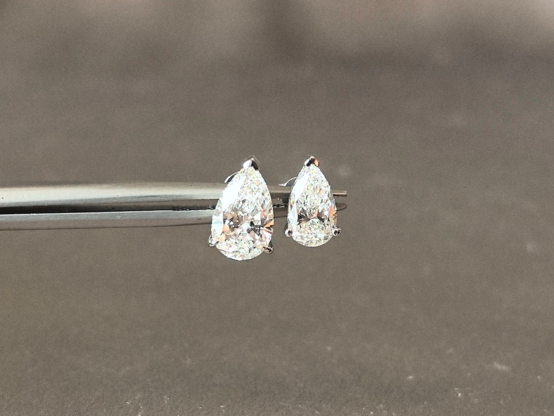 Juno Diamond E-012|Pear Cut Lab Diamond Stud Earrings | Three-Prong Solitaire Setting | Minimalist Everyday Wear