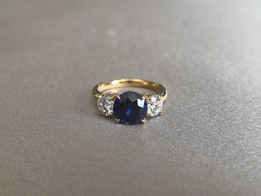 Three Stone Blue Sapphire Ring | Round Brilliant Lab Diamond Side Stones