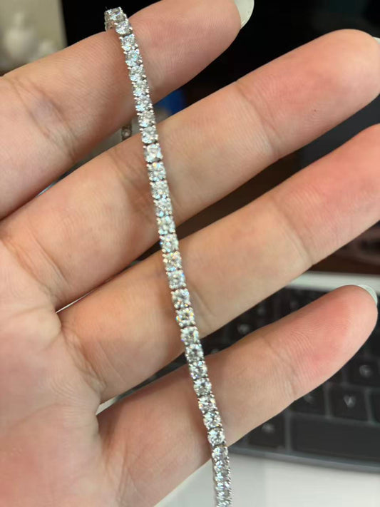 Juno Diamond David to pay half