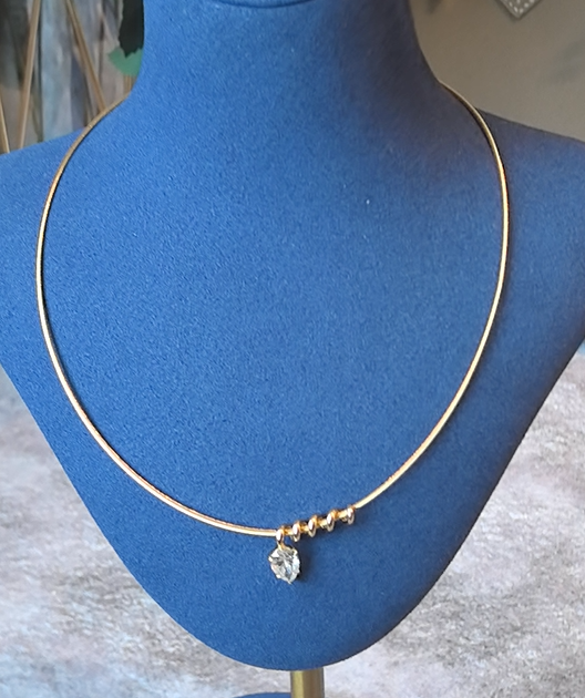 2-carat pear-shaped pendant, rotating pendant, 18K necklace omega chain, elegant and luxurious feel, lab-grown diamond
