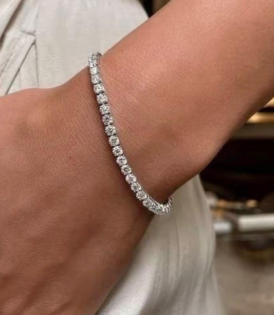 Juno Diamond a link for Gracie to pay(C)