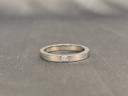 Platinum Men's Ring with a Single Princess Cut Diamond