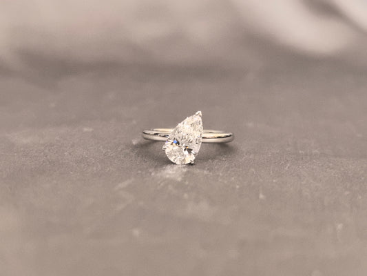 PE-012 | Pear Shape Diamond Ring | Three Prong Setting | Round Shank