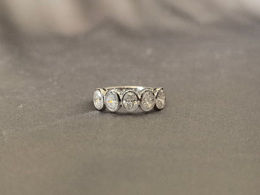 OV-042|Oval-cut lab diamond half eternity ring | Bezel-set |Five-stone ring|Open gallery for light flow