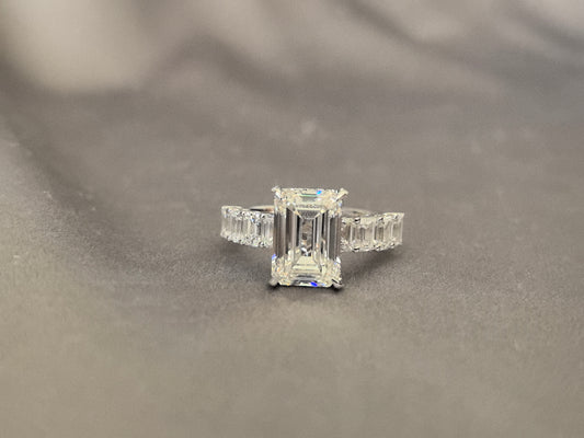 EM-001|Emerald-cut lab diamond engagement ring|Open gallery design for maximum light flow||Baguette and round diamond accents