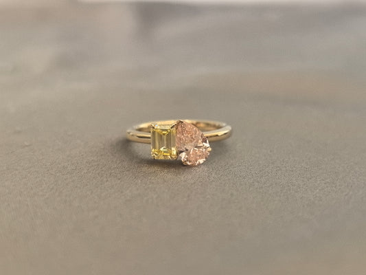 PE-007|Toi et moi yellow and pink diamond ring|Emerald-cut yellow and pear-cut|4-prong set
