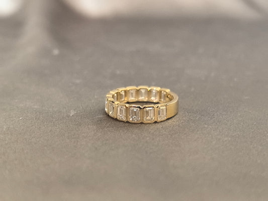 BW-005|Emerald-cut lab diamond 3/4 eternity band|Bezel Setting|Smooth, streamlined profile