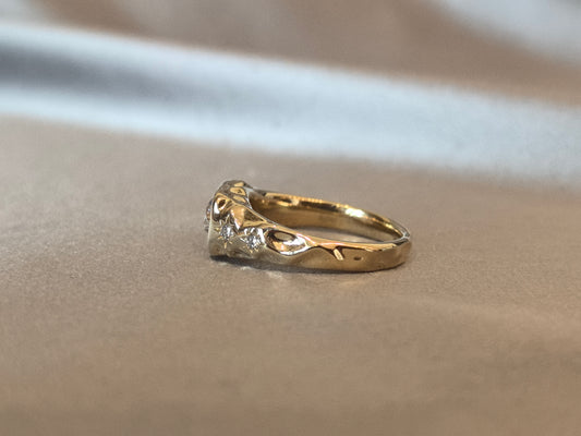 OV-44|Oval-cut lab diamond signet ring|Bezel Set|Brown diamond|Molten hammered gold texture|