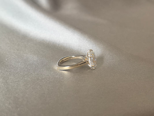 OV-058| Oval-Cut Diamond Solitaire Engagement Ring | Prong-Set | Elegant Engagement & Promise Ring