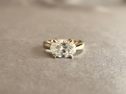 Juno Diamond OV-084 | 2.5 Carat Oval-Cut Lab-Grown Diamond Ring with Pavé Crossover Shank Ring