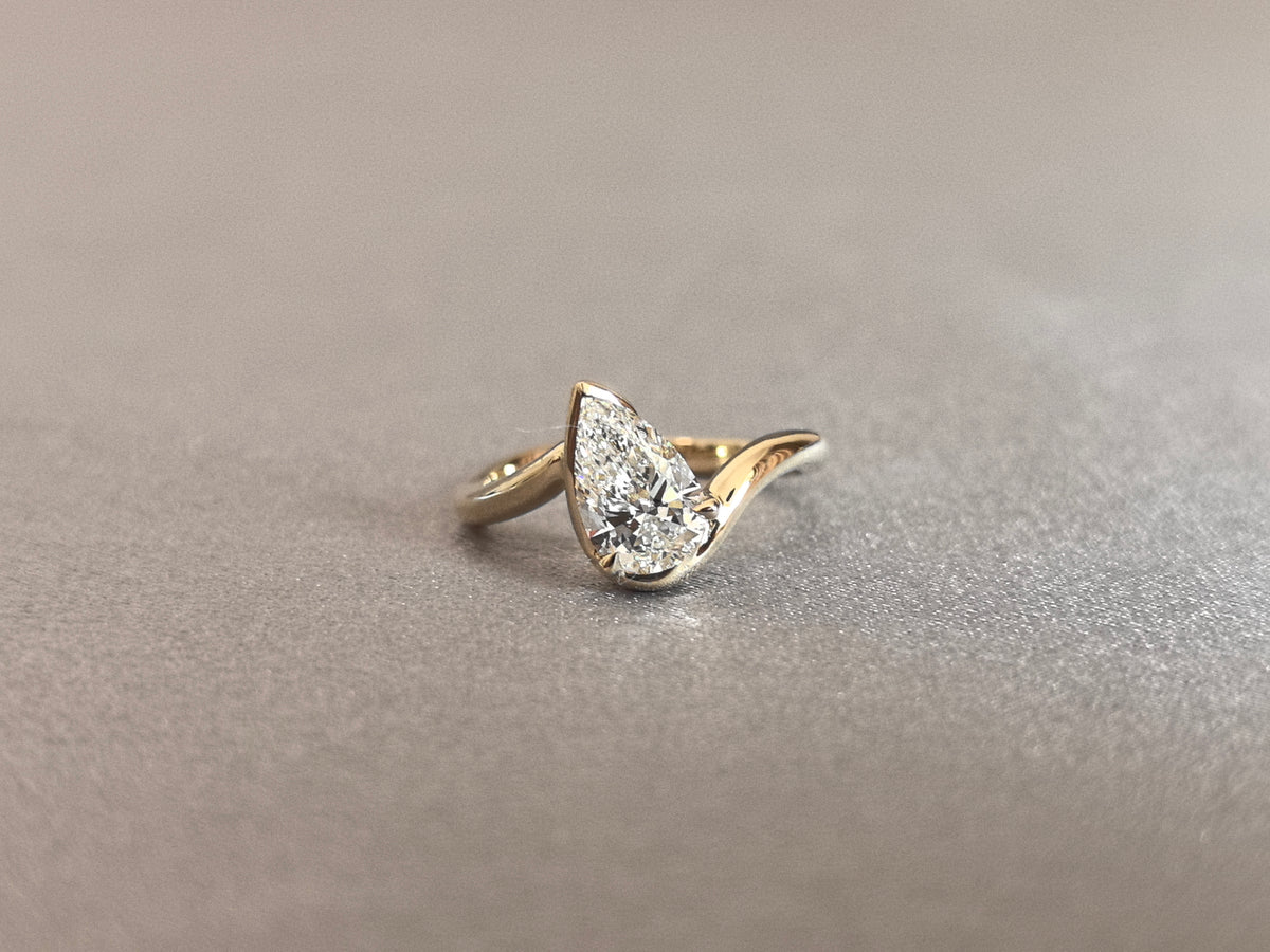 Juno Diamond PE-049 | 1 Carat Pear-Cut Lab-Grown Diamond Solitaire Ring With Partial Bezel Setting Ring