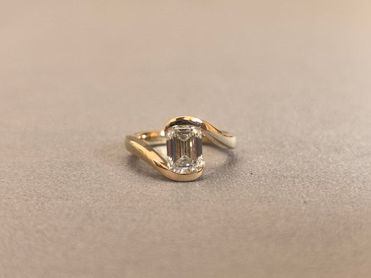 Juno Diamond EM-034 | 1 Carat Emerald-Cut Lab-Grown Diamond Ring With Sculptural Wrap Bezel In Yellow Gold Ring