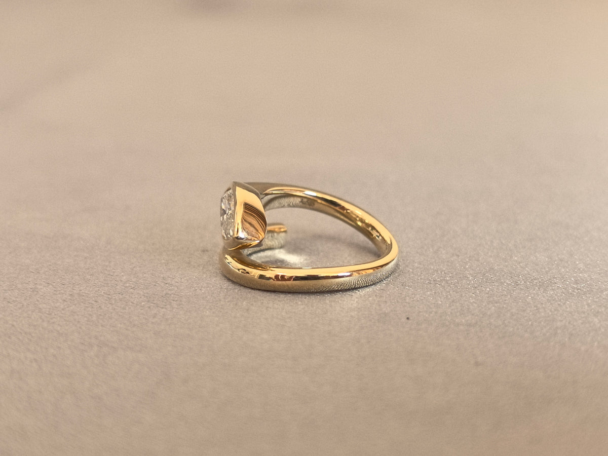 Juno Diamond MA-081 | 1 Carat Marquise-Cut Lab-Grown Diamond Wrap-Around Bezel Ring Ring