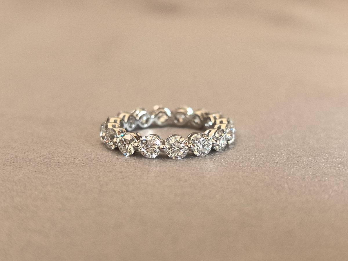 Juno Diamond RO-059 | Shared-Prong Round Lab-Grown Diamond Eternity Ring in White Gold Ring