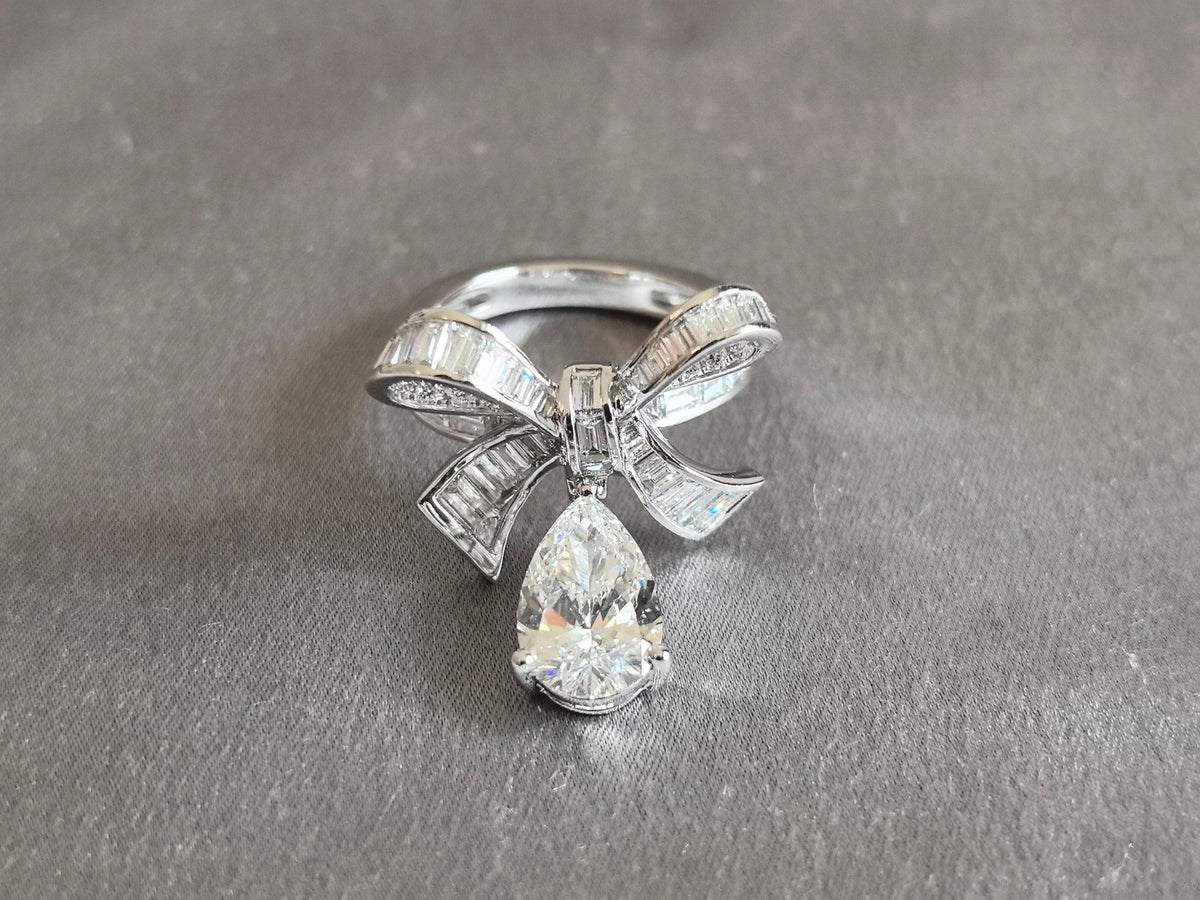 Juno Diamond PE-051 | 2.5 Carat Pear-Cut Lab-Grown Diamond Baguette Bow Halo Ring Ring