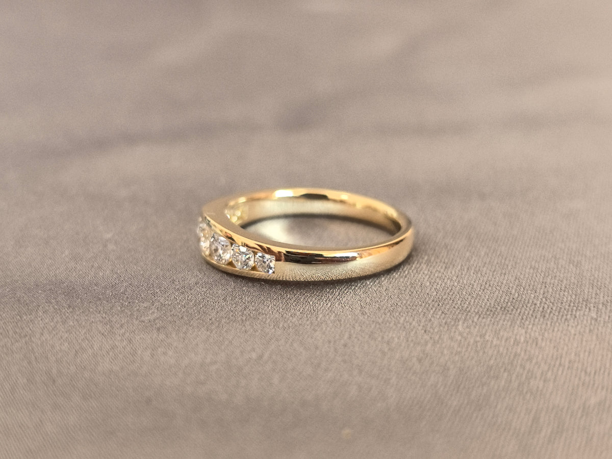 Juno Diamond RO-060 | Seven-Stone Round Lab-Grown Diamond Channel-Set Curve Ring Ring