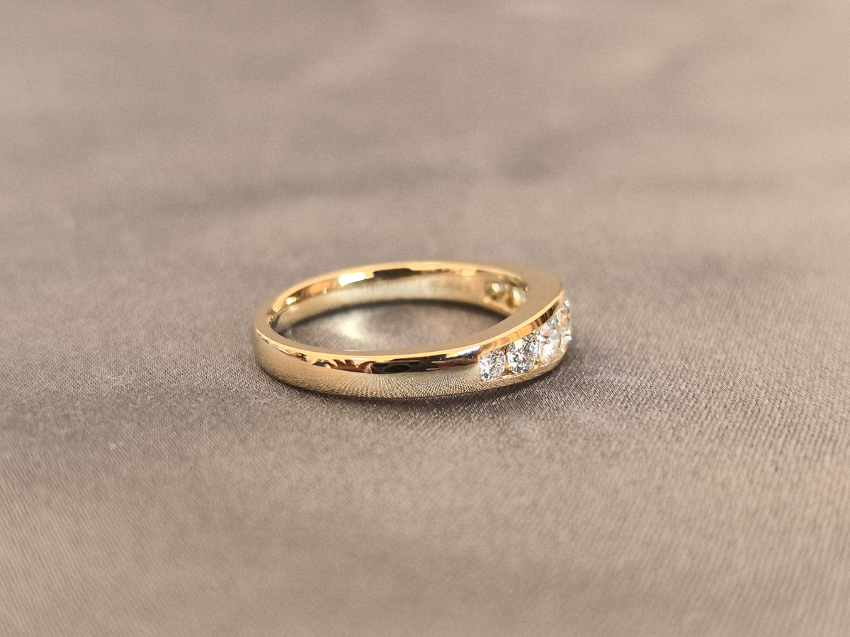Juno Diamond RO-060 | Seven-Stone Round Lab-Grown Diamond Channel-Set Curve Ring Ring