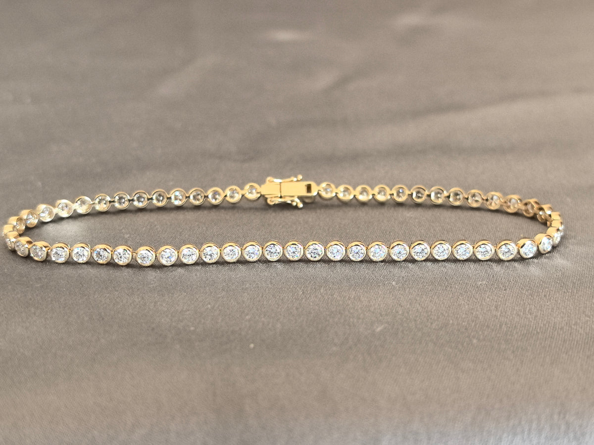 Juno Diamond B-048 | Bezel-Set Round Lab-Grown Diamond Continuous Row Bracelet in Yellow Gold Bracelet