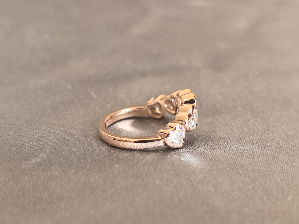 Juno Diamond HE-002 | Heart-Shaped Lab-Grown Diamond Bezel Set Five-Stone Ring with Sculptural Profile Ring
