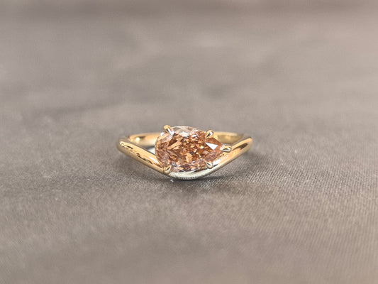 Juno Diamond PE-053 | 1.5 Carat Light Brown Pear-Cut Lab-Grown Diamond Sculptural Wave Ring Ring
