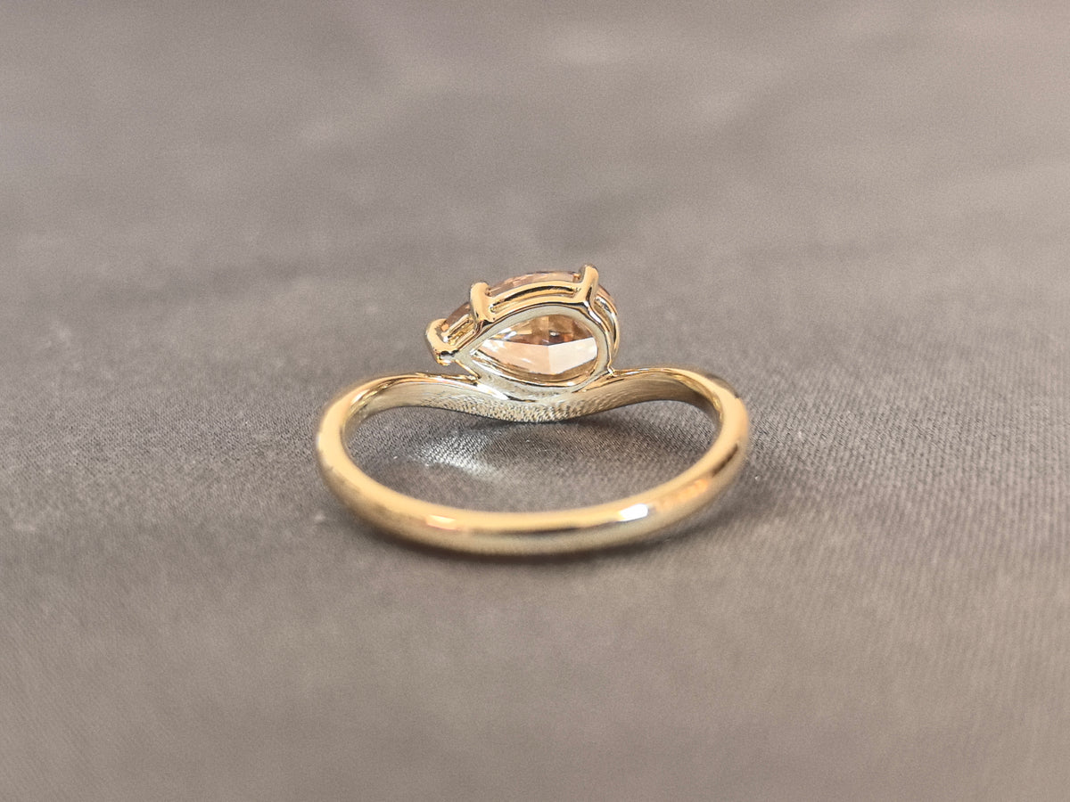 Juno Diamond PE-053 | 1.5 Carat Light Brown Pear-Cut Lab-Grown Diamond Sculptural Wave Ring Ring