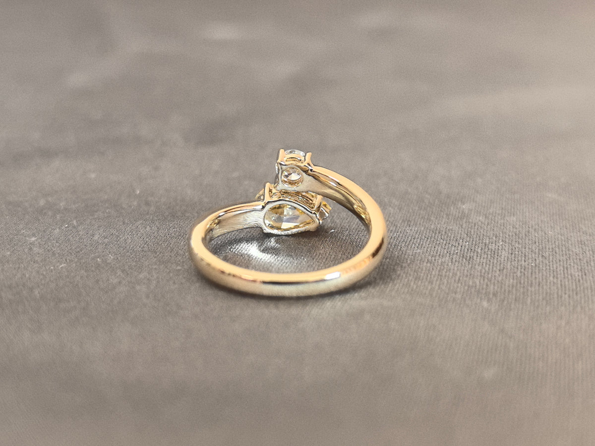 Juno Diamond MX-029 | 1 Carat Yellow Pear-Cut and Round Lab-Grown Diamond Open Twist Two-Stone Ring Ring