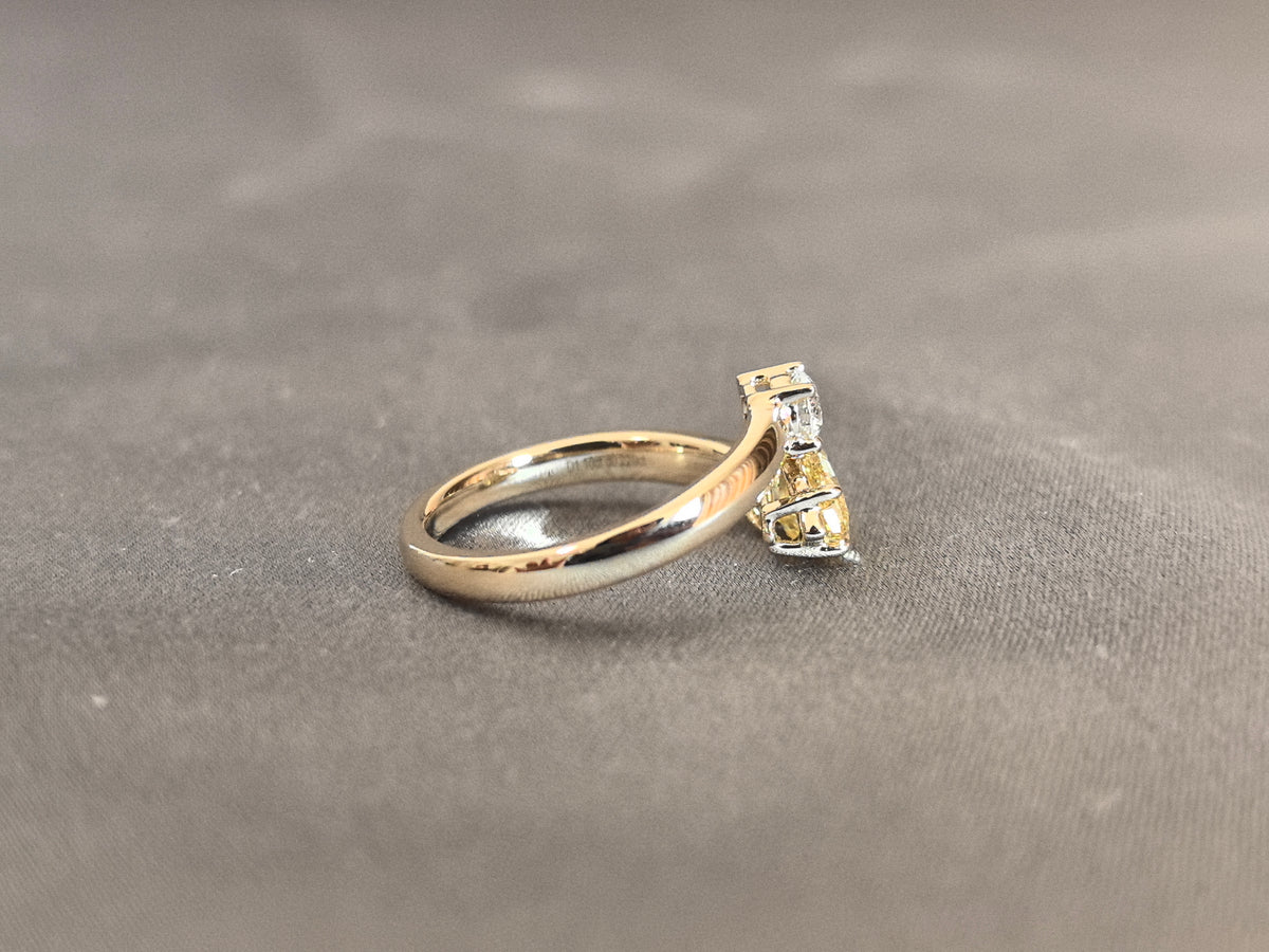 Juno Diamond MX-029 | 1 Carat Yellow Pear-Cut and Round Lab-Grown Diamond Open Twist Two-Stone Ring Ring