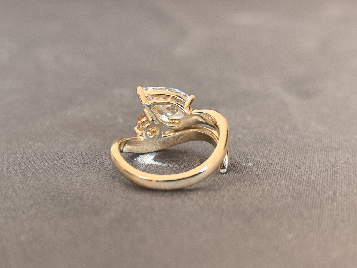 Juno Diamond MX-027 | 1 Carat Pear-Cut and Pink Round Lab-Grown Diamond Sculptural Wave Two-Stone Ring Ring