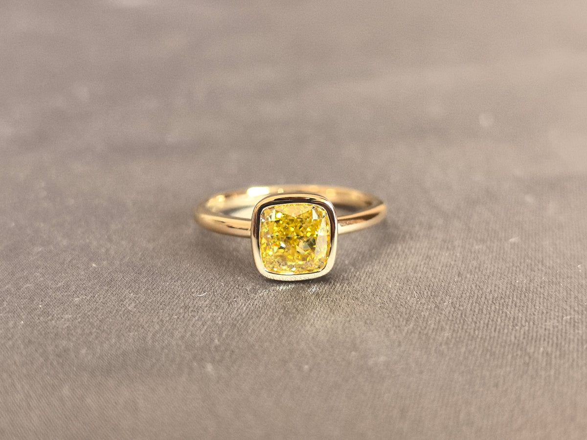 Juno Diamond CU-029 | 2 Carat Yellow Cushion-Cut Lab-Grown Diamond Domed Bezel Ring Ring