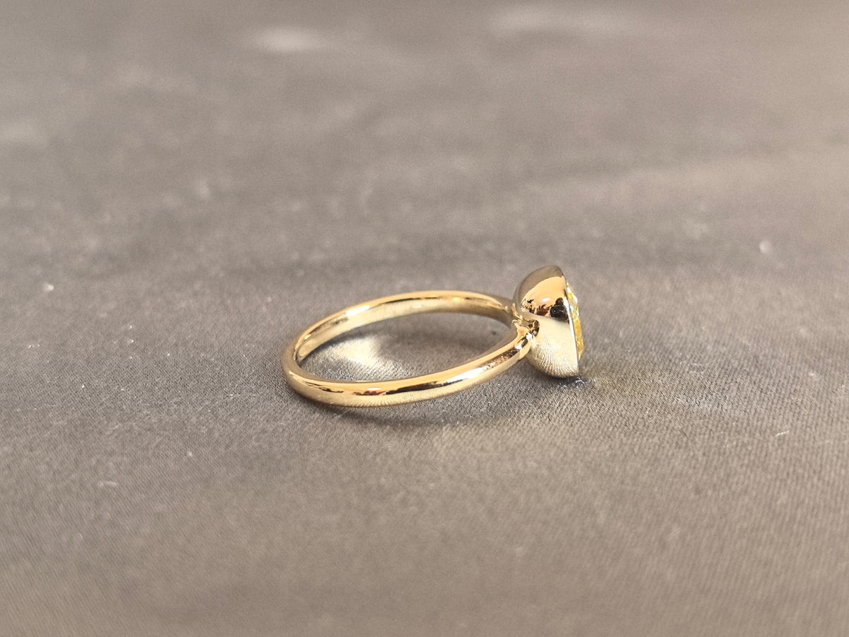 Juno Diamond CU-029 | 2 Carat Yellow Cushion-Cut Lab-Grown Diamond Domed Bezel Ring Ring