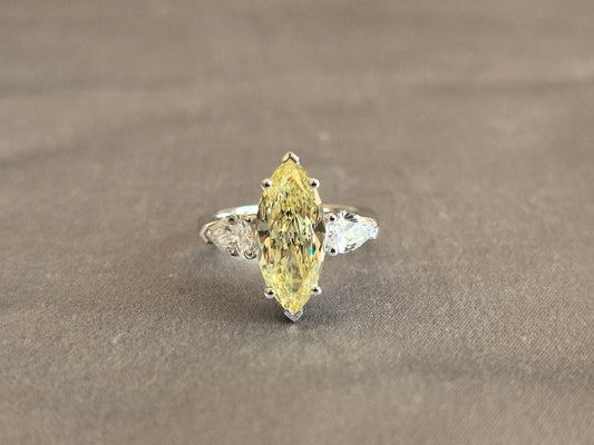 Juno Diamond MX-033 | Yellow Mixed-Cut Lab-Grown Diamond Three-Stone Ring Ring