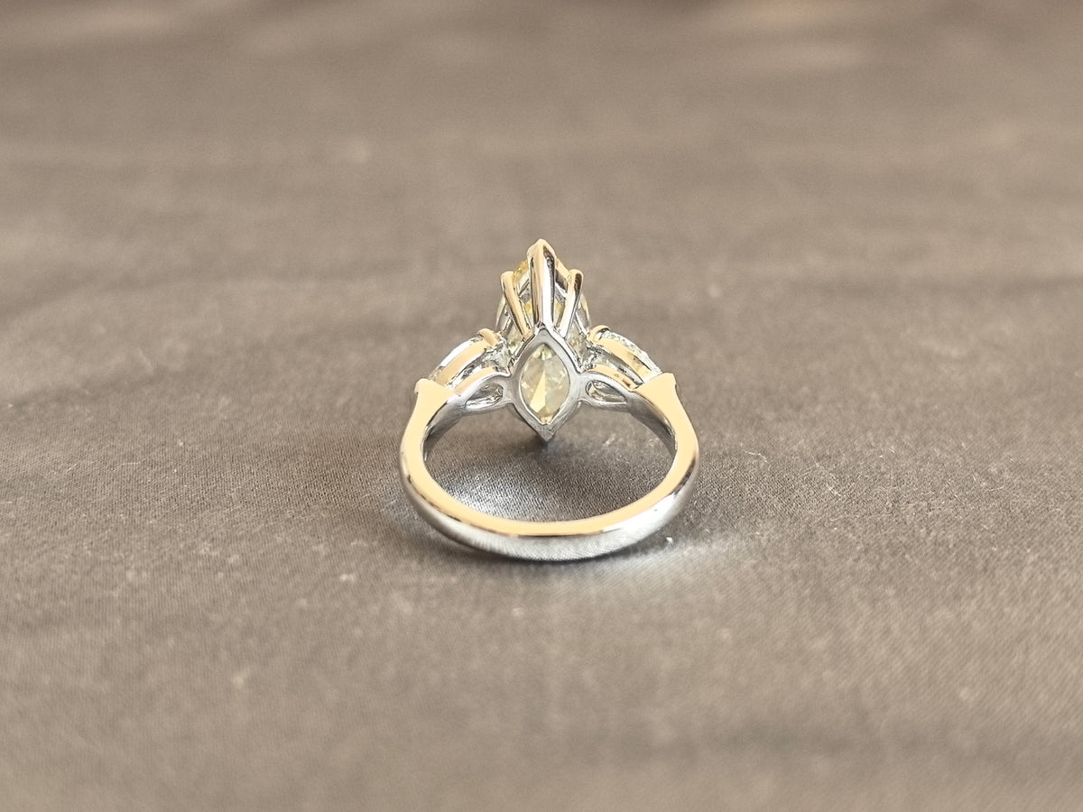 Juno Diamond MX-033 | Yellow Mixed-Cut Lab-Grown Diamond Three-Stone Ring Ring