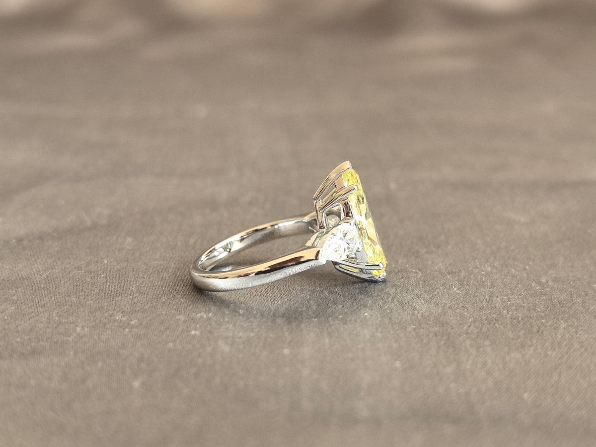 Juno Diamond MX-033 | Yellow Mixed-Cut Lab-Grown Diamond Three-Stone Ring Ring