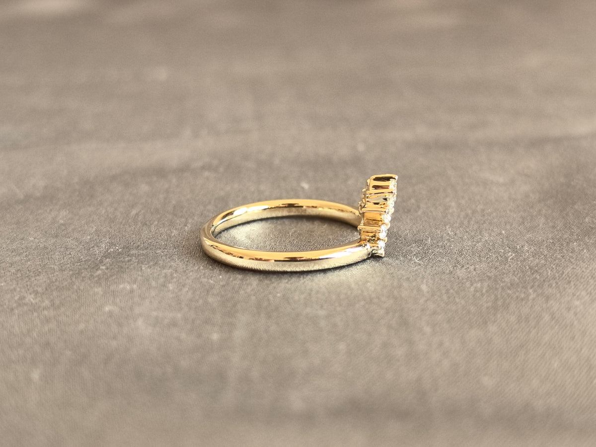 Juno Diamond RO-062 | Juno Ring With Eight Round Lab-Grown Diamonds In Sculptural Arc Ring