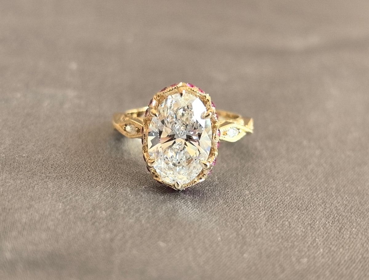 Juno Diamond OV-088 | 3 Carat Oval-Cut Lab-Grown Diamond Vintage Leaf-Pattern Ring Ring
