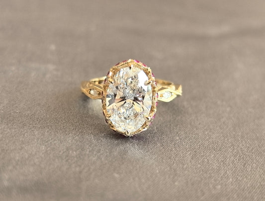 Juno Diamond OV-088 | 3 Carat Oval-Cut Lab-Grown Diamond Vintage Leaf-Pattern Ring Ring