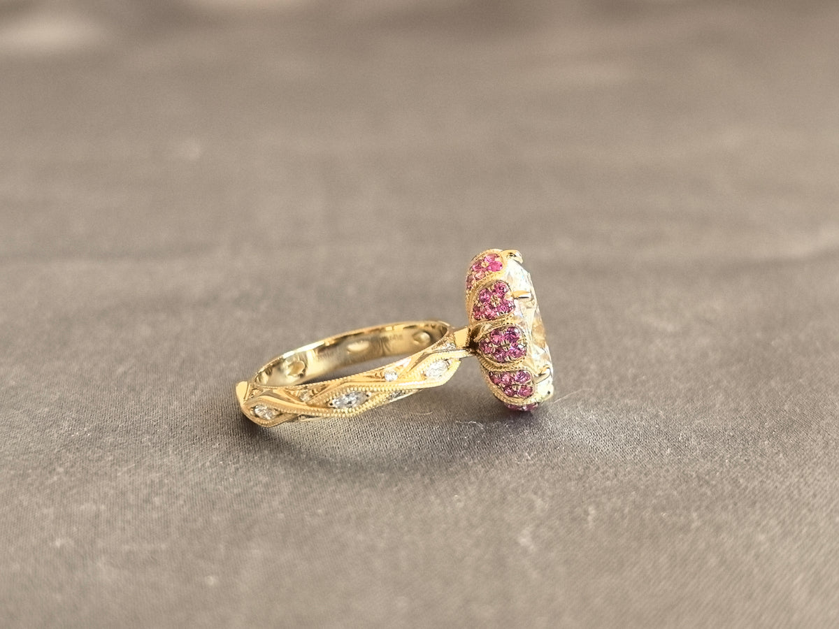 Juno Diamond OV-088 | 3 Carat Oval-Cut Lab-Grown Diamond Vintage Leaf-Pattern Ring Ring