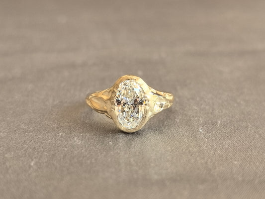 Juno Diamond OV-090 | 2 Carat Oval-Cut Lab-Grown Diamond Ring with Sculptural Bezel-Set Band Ring